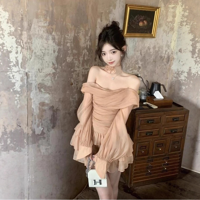纯欲辣妹风抹胸连衣裙女2025秋夏褶皱微透感气质收腰显瘦长袖短裙|undefined