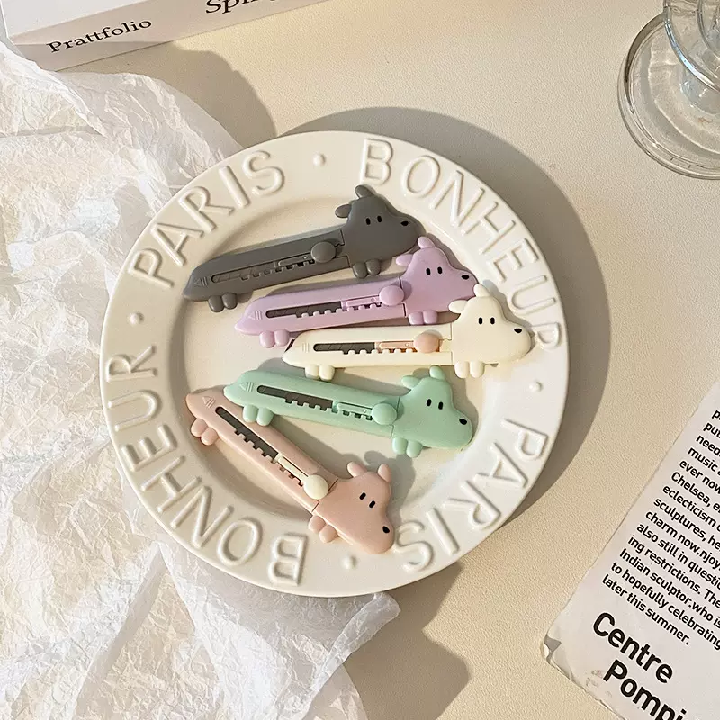 创意新款卡通小狗造型美工刀便携裁纸刀办公用品手账裁纸刀开箱刀