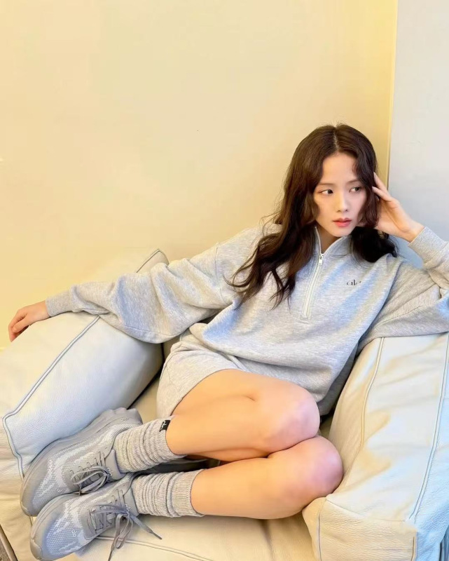 现货早秋新款金智秀 Jisoo同款alo半拉链卫衣女宽松立领显瘦外套|undefined