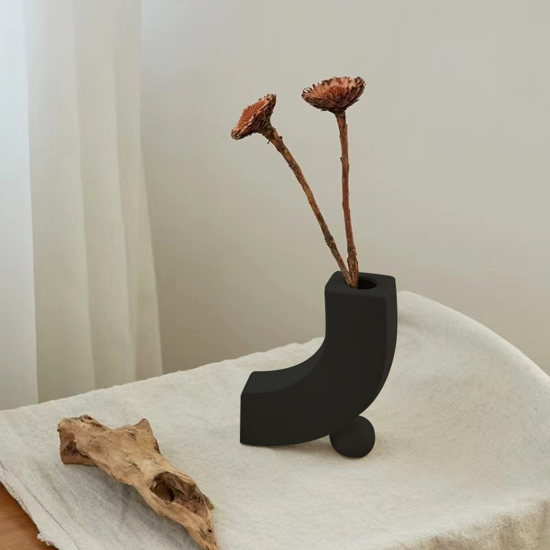 Florero de cerámica retro, decoración, arreglo floral en la sala de estar, flores secas de viento silencioso, arte creativo, flores negras al por mayor