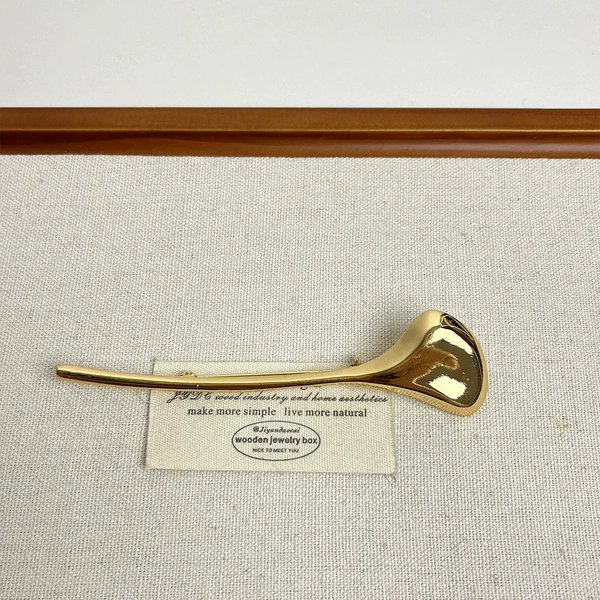 Golden leaf brooch S-91