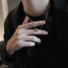 新型のネックレスの男性は簡単です。
