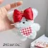 Красный кролик со слюнявчиком