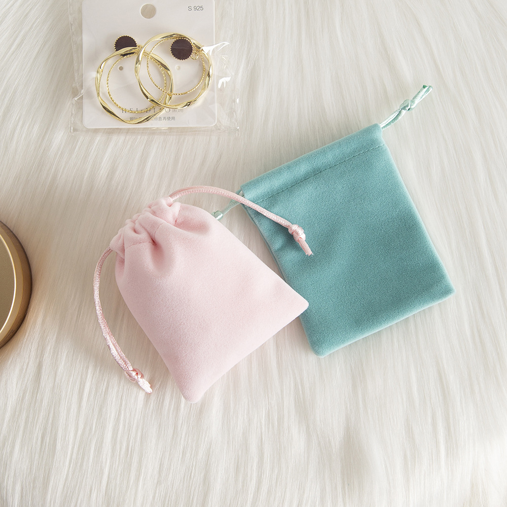 1 Piece Flannel Simple Style Daily Solid Color Jewelry Packaging Bags display picture 10