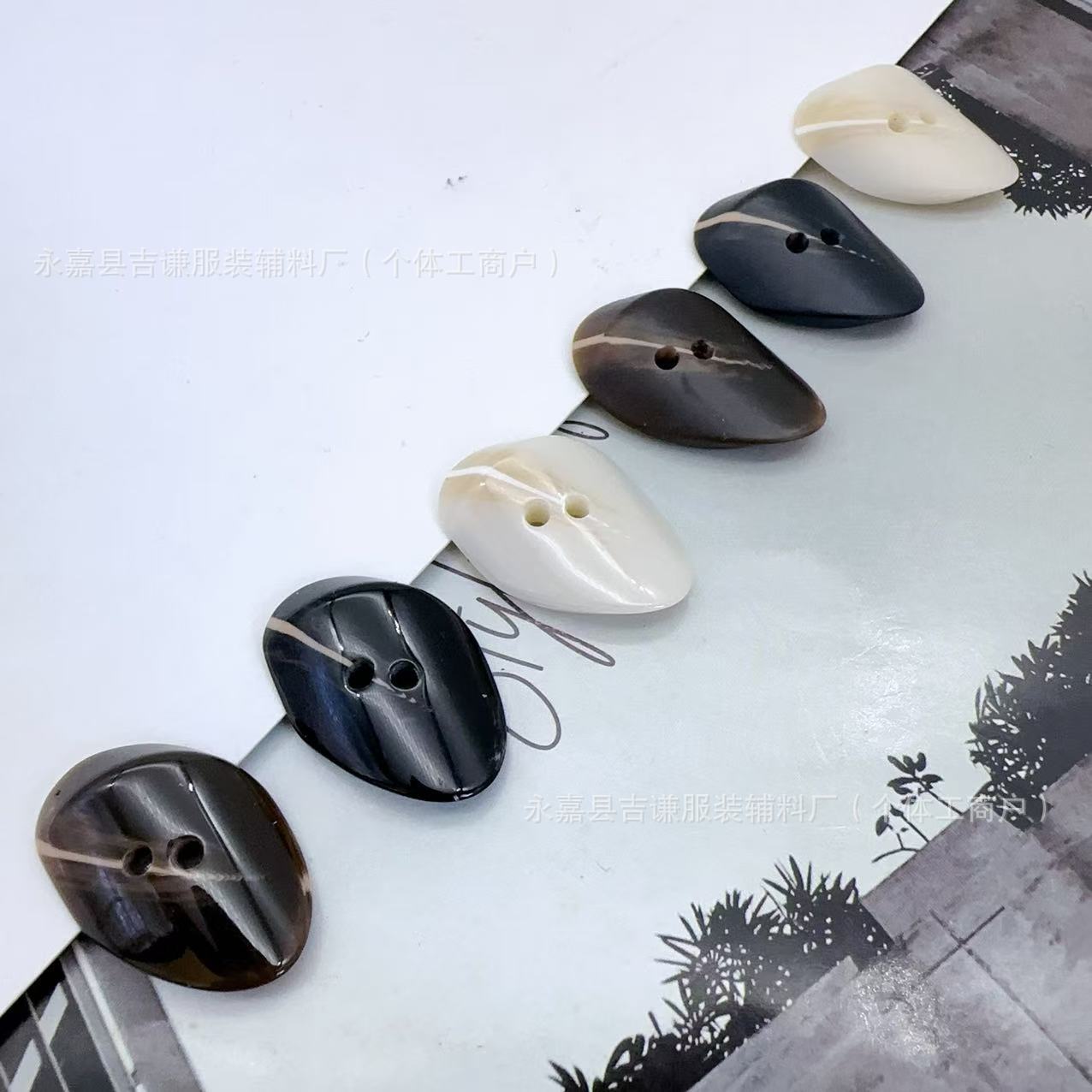 2eb19863790d0d3ca021b015ee42ca