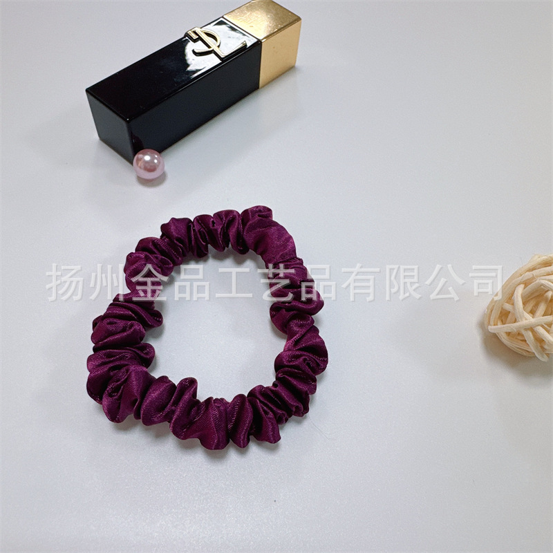 진한 보라색 얇은 머리끈