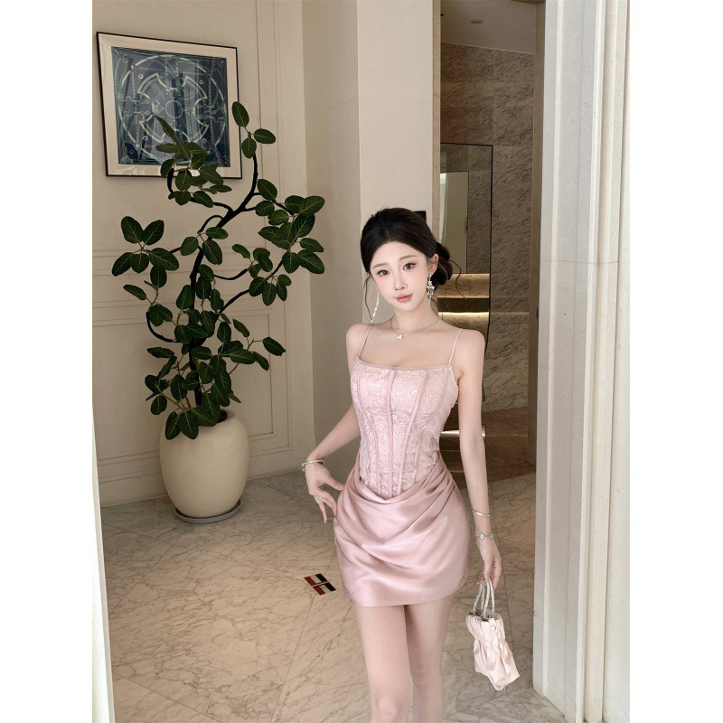 High-End Suspender Dress with Pink Lace Embroidery, Fishbone Waist-Cinching Cocktail Dress, Celebrity Birthday Satin Tube Top Dress
