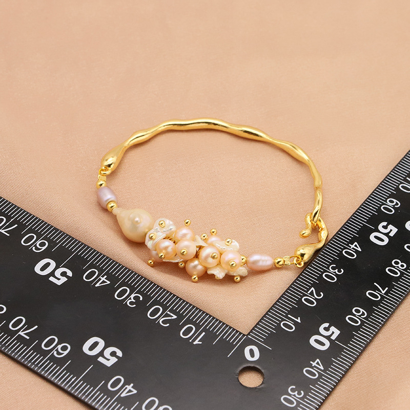 Pulseras de perlas de agua dulce ligeras de lujo natural nicho de alto nivel temperamento pulseras de oro 18k fábrica de joyas de oro al por mayor mujeres