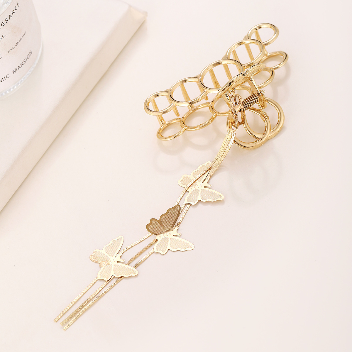 Estilo coreano metal moda hueco clip mariposa horquilla borla colgante tiburón clip hueco espalda Cabeza accesorios para el cabello para las mujeres