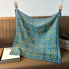 レトロなプリント春秋の新型のスカーフの気質はファッションのスカーフのネクタイのマフラーを合わせて首の多機能のシルクの女性を囲みます。