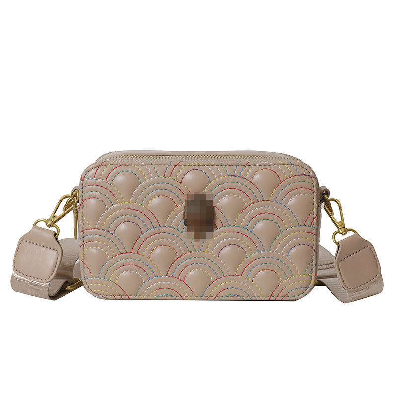 Bolso de hombro transfronterizo, diseño de nicho femenino, moda, tendencia, bolso de mensajero, cinturón de hombro ancho tallado de alta gama, bolso cuadrado pequeño para cámara