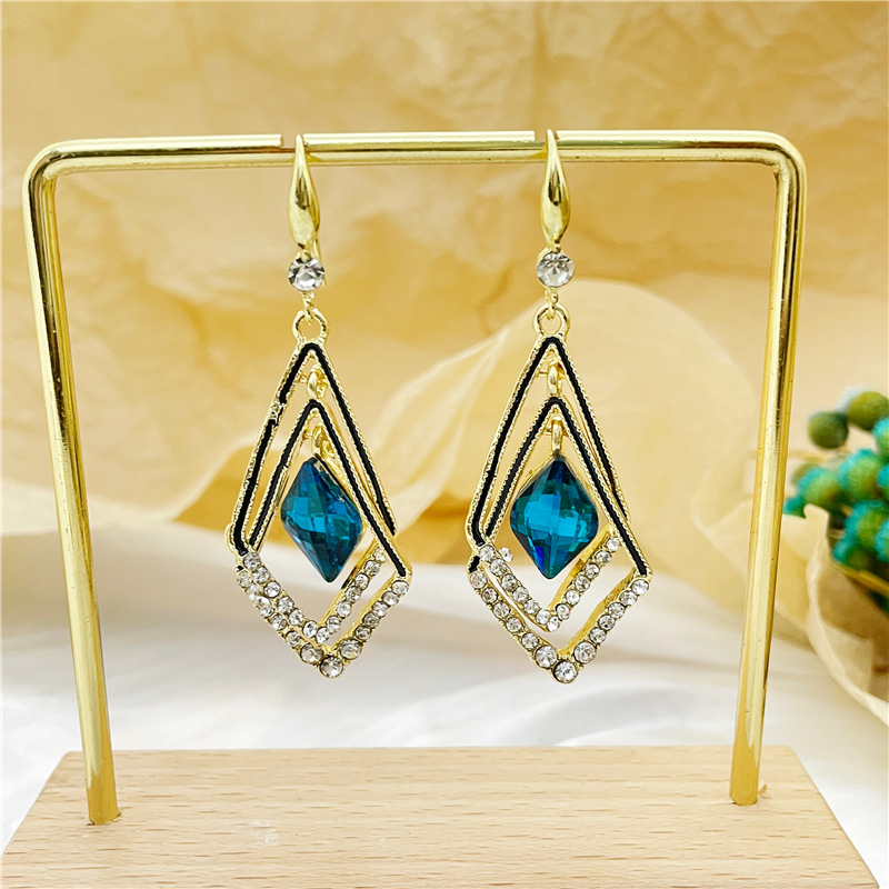 Basic Lady Classic Style Geometric Alloy Plating Inlay Artificial Gemstones Women's Drop Earrings display picture 2