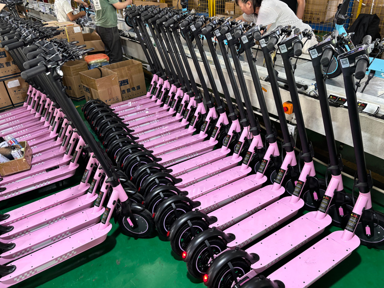Electric Scooter Foldable 10inch Overseas Warehouse Wholesale High-Power Adult Mobility Scooter