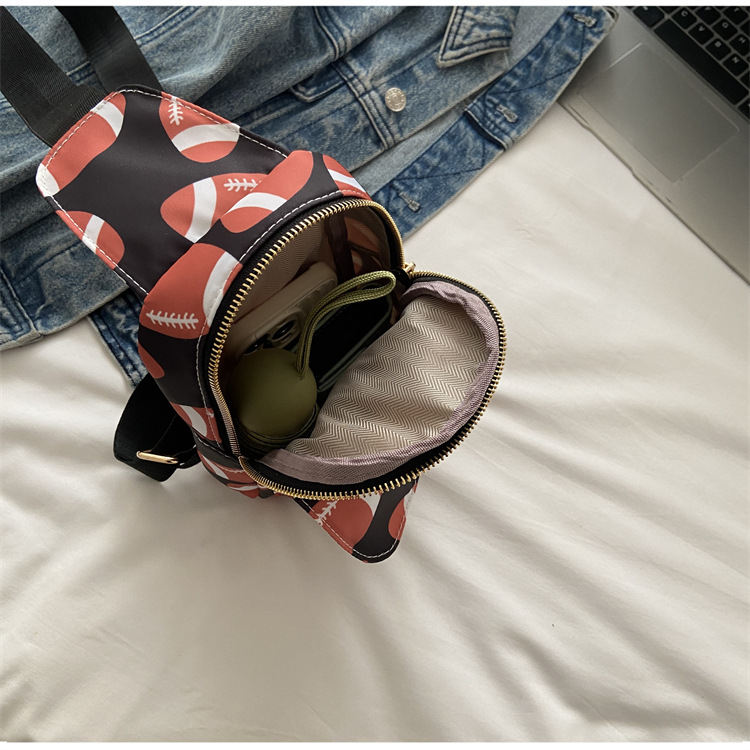 Women's Medium Nylon Ball Streetwear Square Zipper Fanny Pack display picture 40