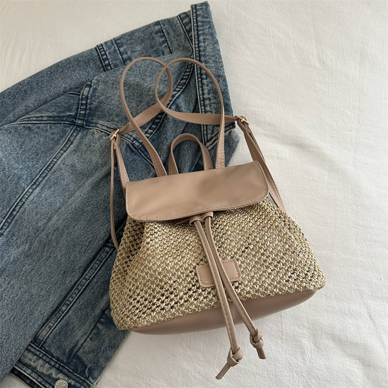 Mochila de viaje ligera para mujeres 2024 nueva moda de verano mochila de paja tejida casual mochila de mano