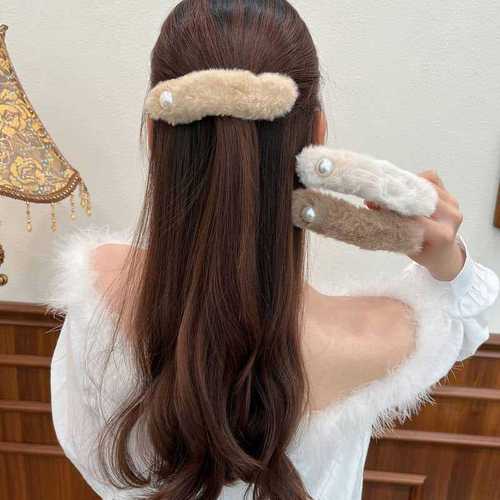 Autumn and winter pearl hair hair clips for women with hair on the back of the head, one-word gripping clips, temperament plush hair clips, duckbill clip headwear