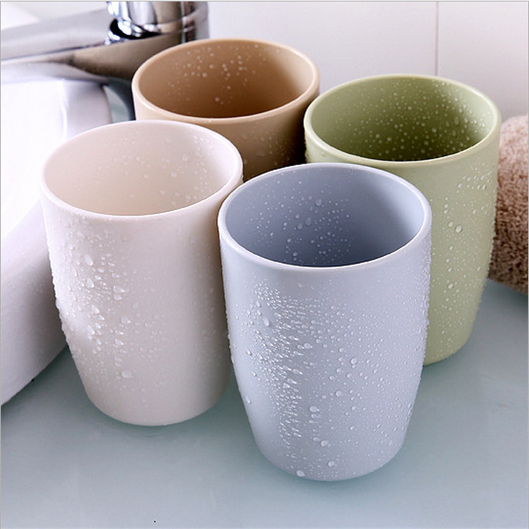 Simple, plain-colored, eco-friendly plastic couple's wash cup, round mouthwash cup, toothbrush cup, wholesale of portable water cups