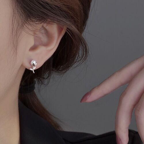 s925 sterling silver tulip earrings for women ins sweet, gentle and luxurious niche design simple flower shell beads earrings