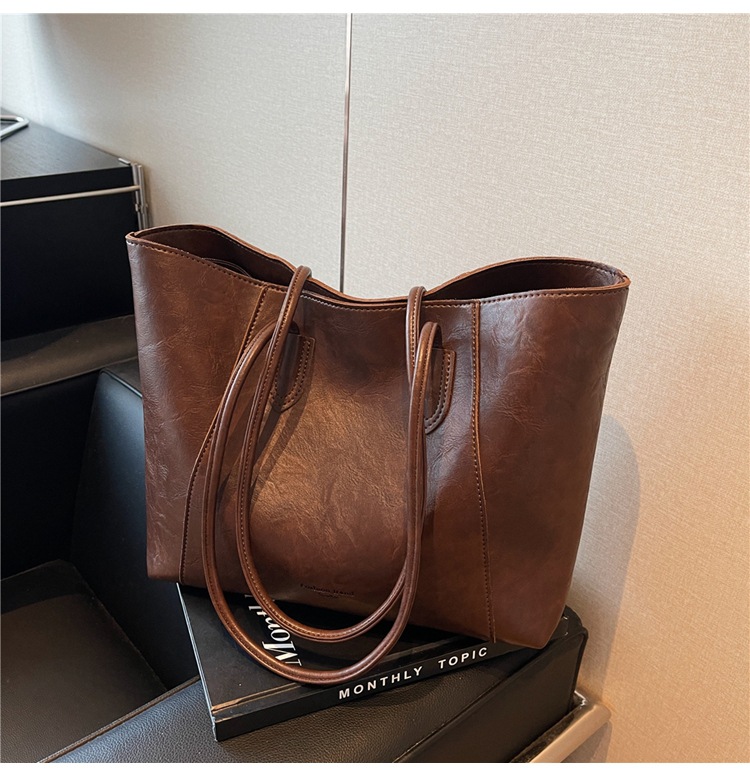 2024 niche design tote new high-end commuting women's large capacity shoulder bag trend_voghion.com