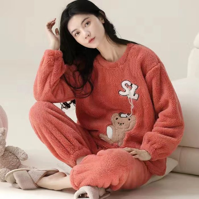 Transfronteriza mayorista otoño invierno pijama franela espesa mujer dulce dibujos animados casuales mangas largas chaqueta explosiva ropa para el hogar