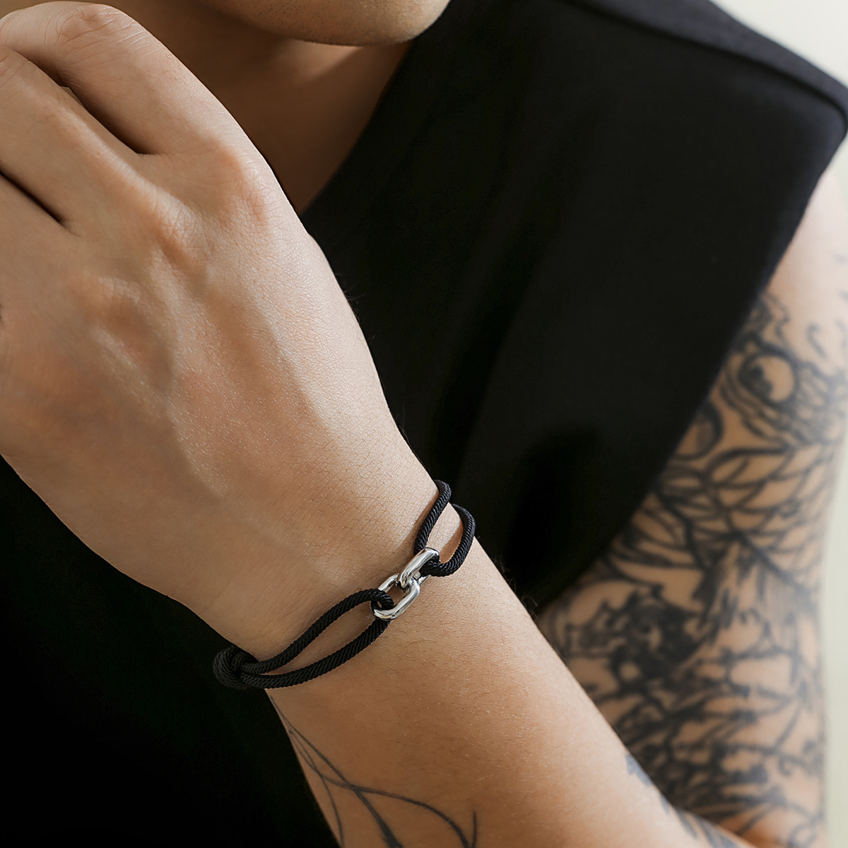 Herrarmband minimalistisk milanese rep justerbart kors_voghion.com
