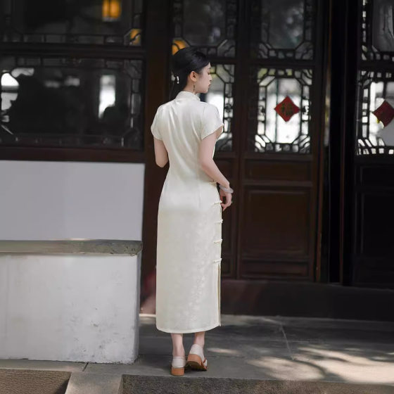 Retro Loose Human Silk Jacquard Single Layer Literary Style Classical Girl Cheongsam Daily Shooting Model Show Cheongsam