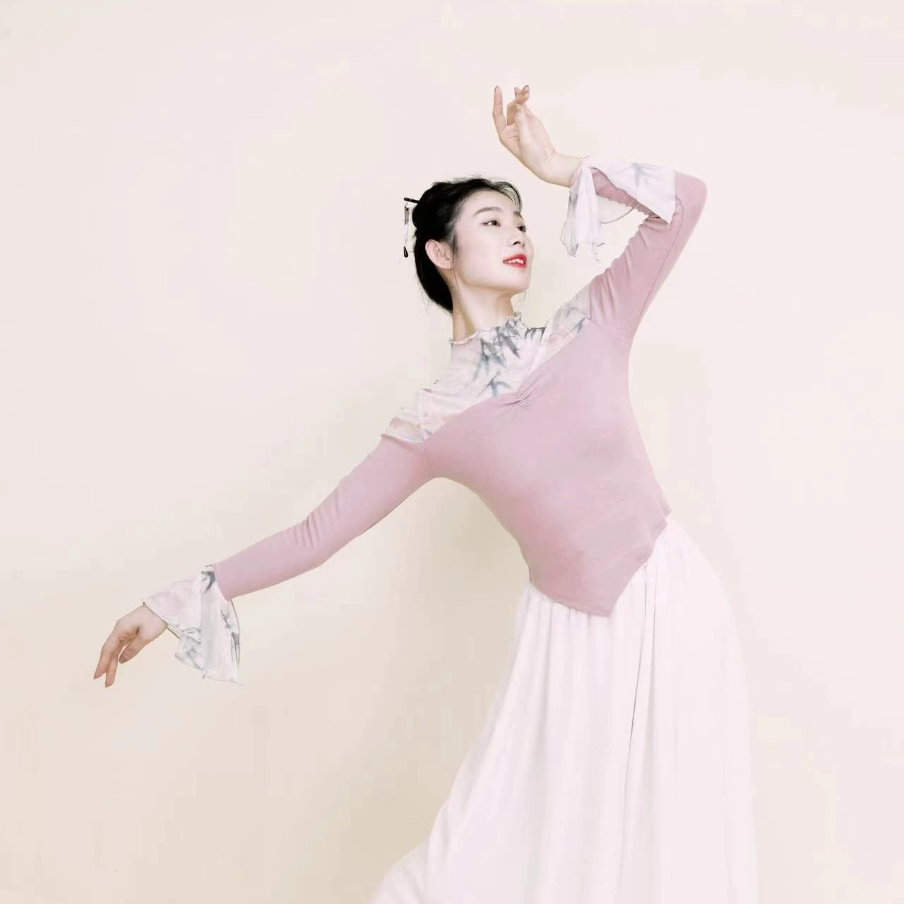 2024 Современная танцевальная одежда женская летняя новая форма для взрослых