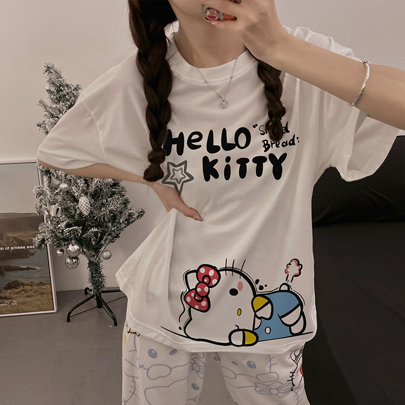 Cute summer pijama with a round collar