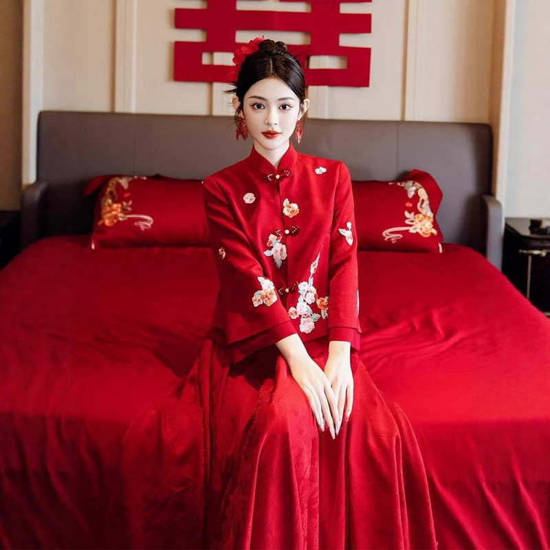 New Chinese-Style Red Wedding Dress for the Bride, Suitable for Engagement, Wedding, and Post-Wedding Banquet New Chinese-Style Red Wedding Dress for the Bride, Suitable for Engagement, Wedding, and Post-Wedding Banquet