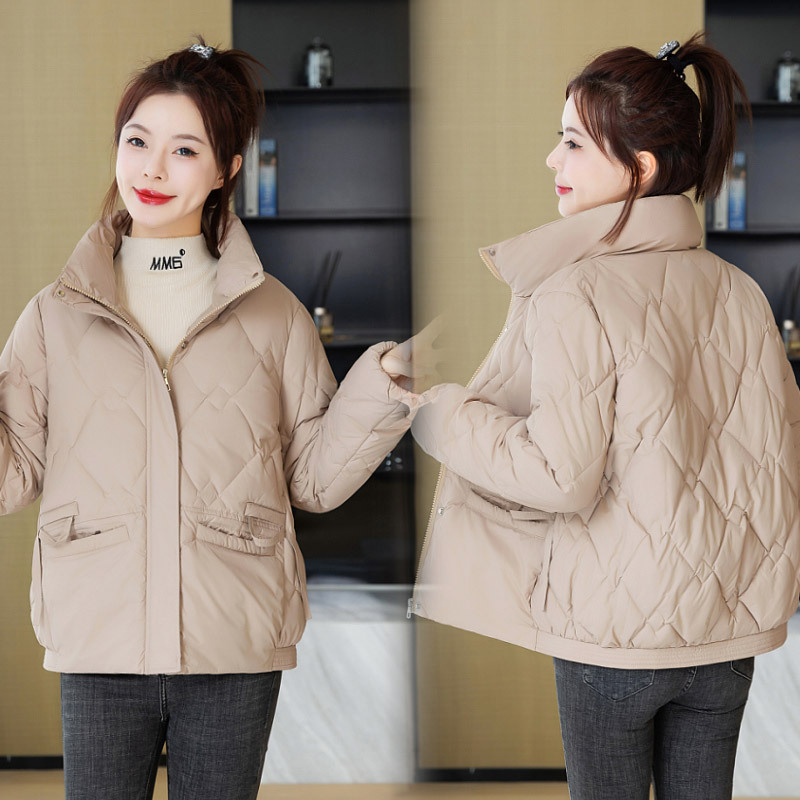 2024 otoño y invierno nuevo estilo coreano chaqueta de algodón de pluma mujer pequeña corta de cuello vertical temperamento chaqueta de algodón de diamante moda image 3