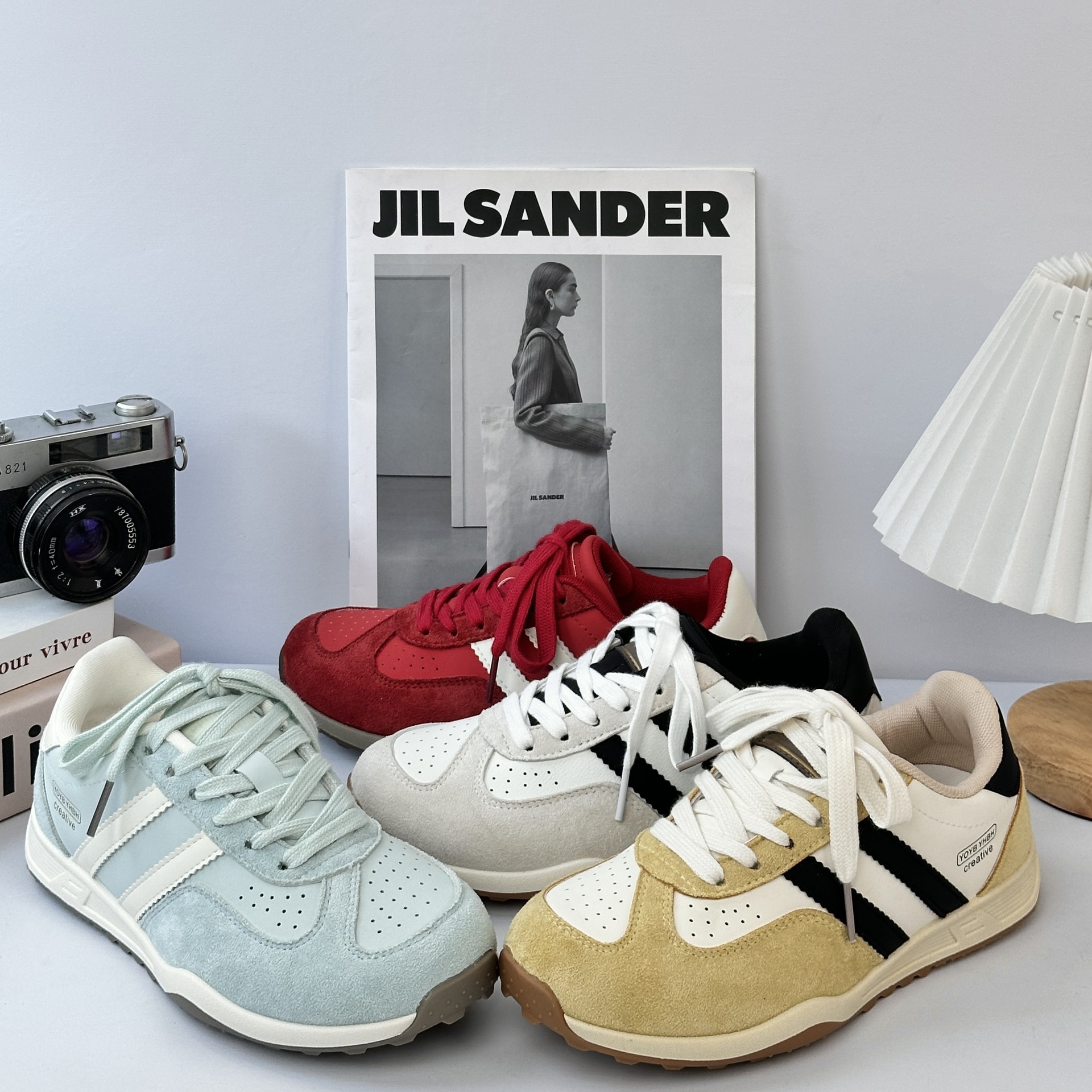 Zapatos deportivos y casuales de ondas distantes para niños y niñas en otoño de 2025 nuevos tipos de explosión, todos los tipos de zapatos de skate de suela gruesa ligera para padres