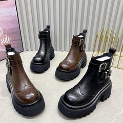 马丁靴女英伦2025秋冬新款百搭雕花卡扣套脚短靴粗跟厚底烟筒靴子