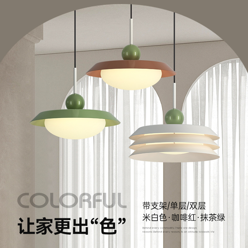 Candelabro de restaurante de crema francesa Diseñador de mesa redonda creativa Barra de hotel Lámparas retro simples de Zhongshan