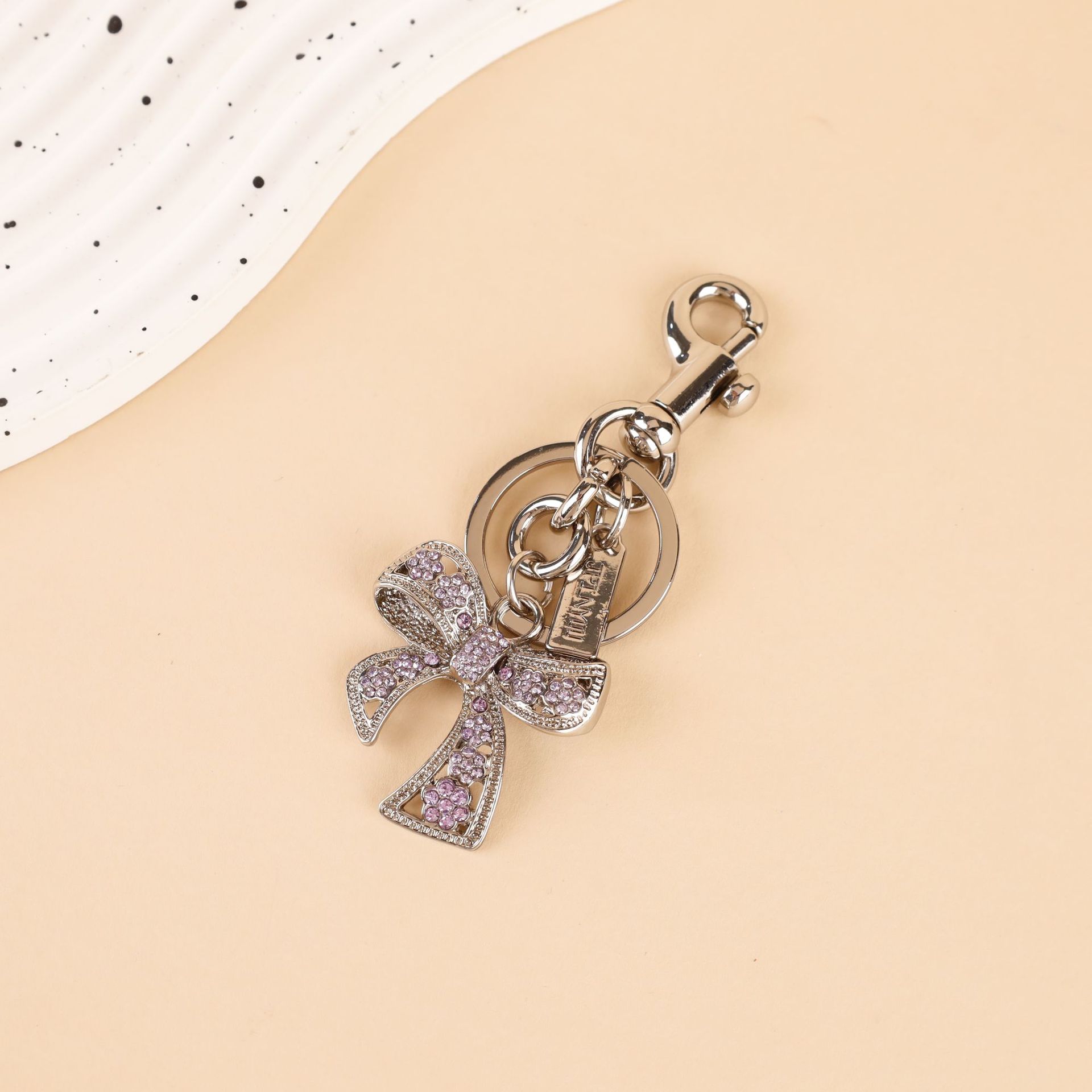 Transfronterizos directamente para bolsas de cereza colgantes de moda llaveras de automóviles llaveras de Amazon llaveras de metal accesorios de bolsas al por mayor