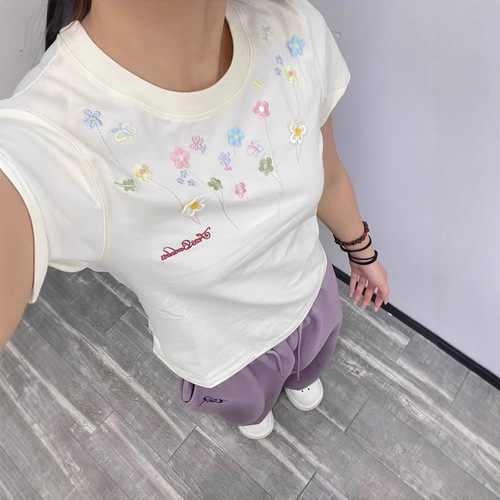 2025 summer new slim fit slim embroidered three-dimensional flower round neck short-sleeved top