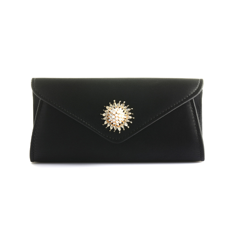 Women's Polyester Solid Color Vintage Style Magnetic Buckle Evening Bag display picture 6