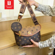 芭妮美姿流行小包包女欧美时尚复古印花单肩包休闲百搭宽带斜挎包