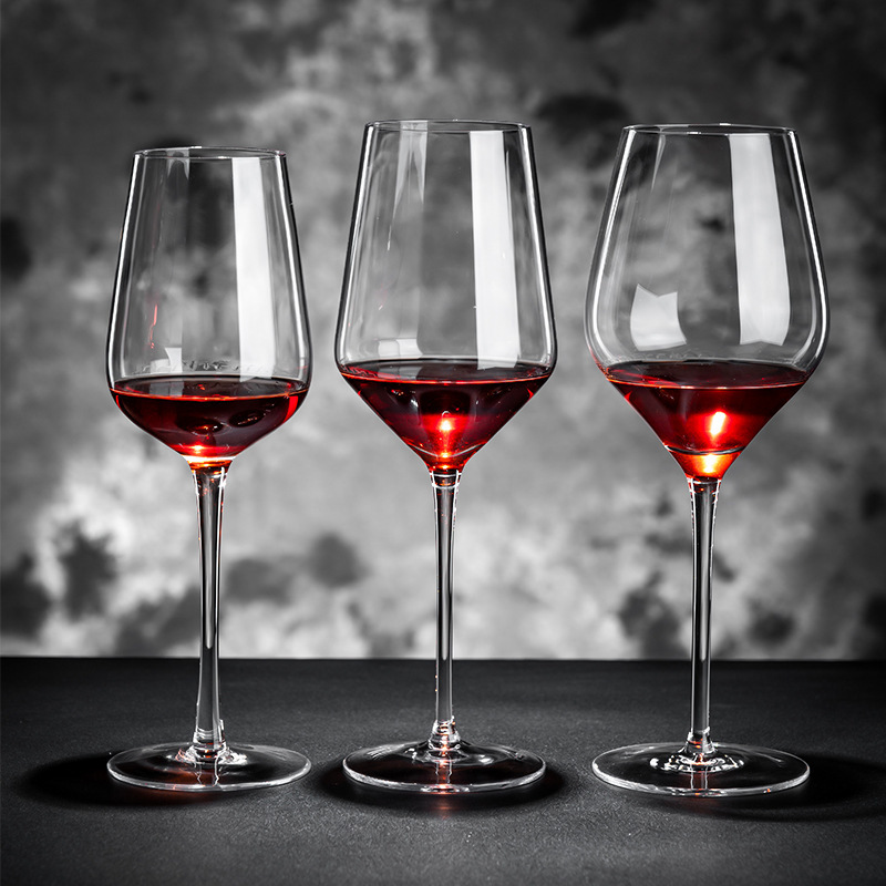 Tazas de cristal de alto nivel, un conjunto de tazas de vidrio comerciales de alto valor, tazas de vino de lujo ligeras de alta calidad