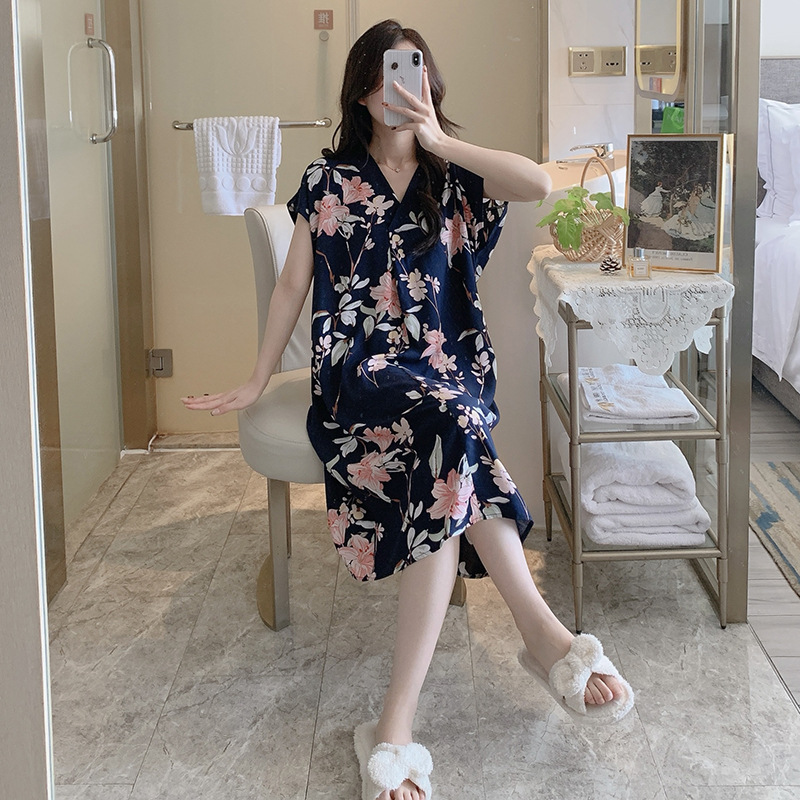 감청색 복숭아꽃