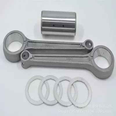 Motorcycle engine accessory connecting Şatun