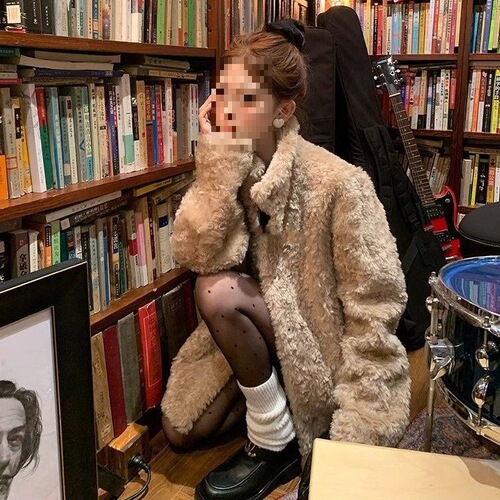Tomato-rich girl. Teddy stand-up collar fur coat, thickened short coat.