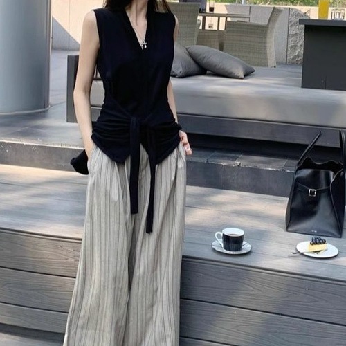 Chic High-End Set Black Sleeveless Fashion Tank Top for Women Summer Color Block Striped Casual Pants Two-Piece Set