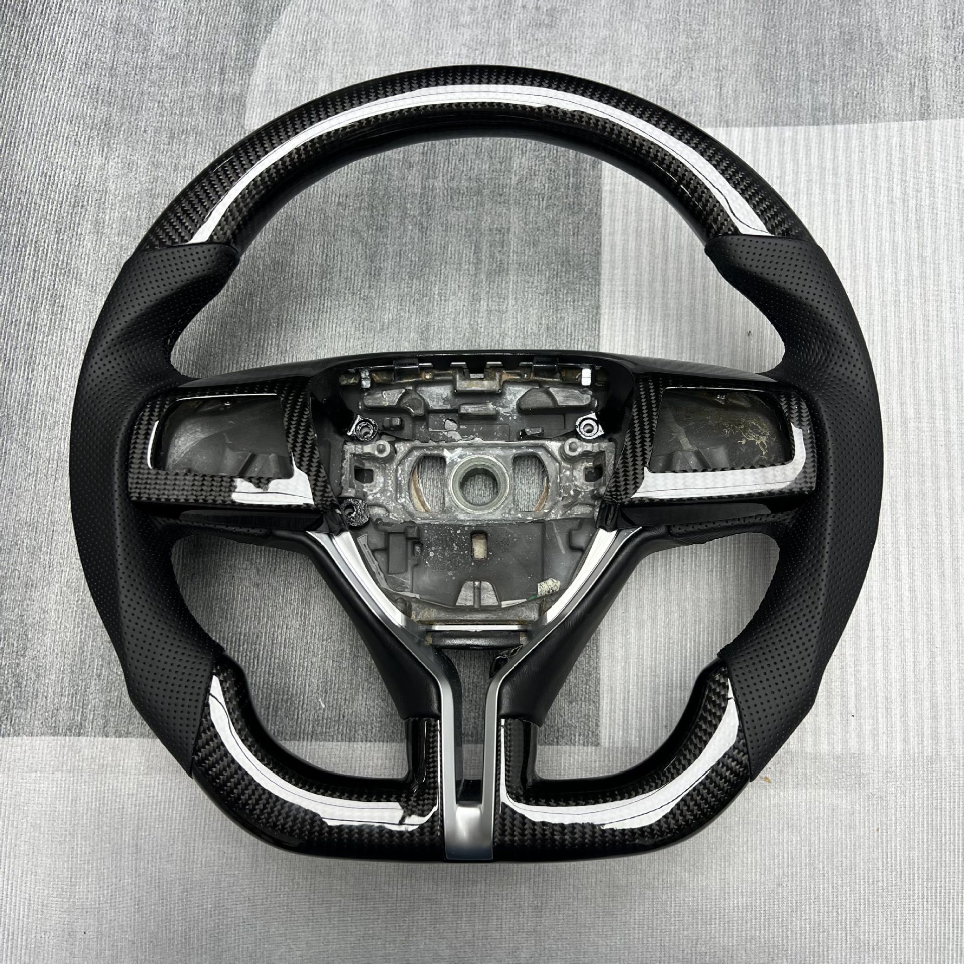 Car Steering Wheel Customization Suitable for Maserati Ghibli Carbon Fiber Flat-Bottom Steering Wheel Modification