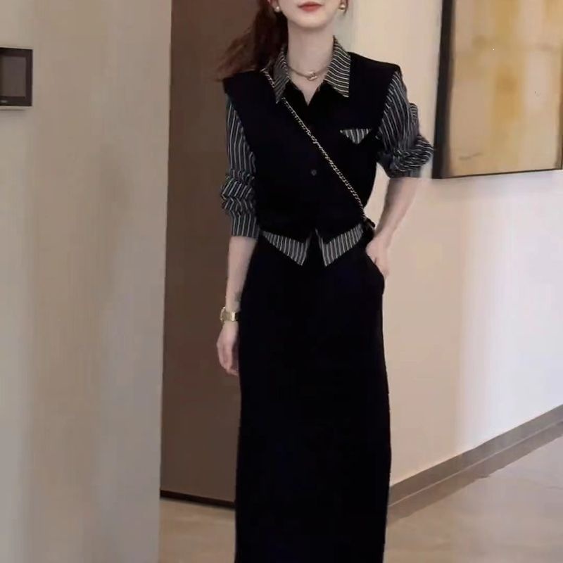 女秋季新款时髦气质显瘦高级条纹上衣半身裙时尚套装绵羊绒有吊牌