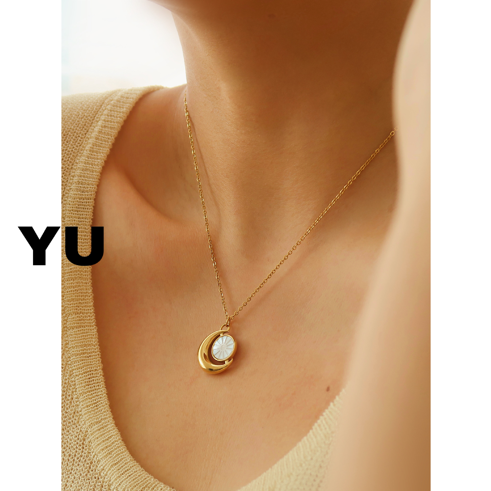 Daily Occasion Titanium Steel Material Titanium Steel Simple Style Moon Plating Inlay Shell Pendant Necklace