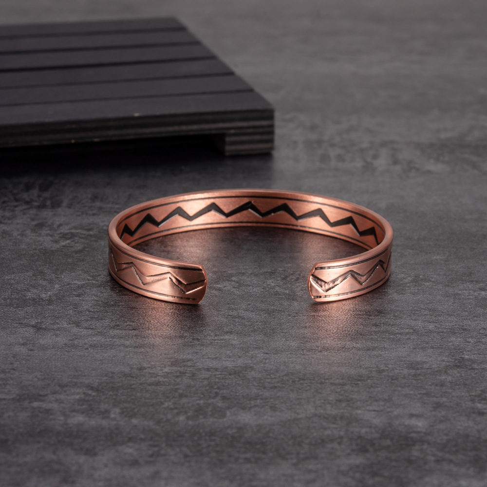 1 Piece Quantity Holiday, Street Occasion Magnetic Material, Copper Material Casual Streetwear Geometric Magnetic Material Copper Men's Bangle Men Cuff & Bangle