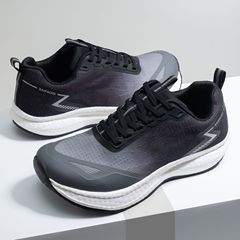 4e幅のワイドヘッドのランニングシューズは24新型の衝撃を受けてスプリングバックします。