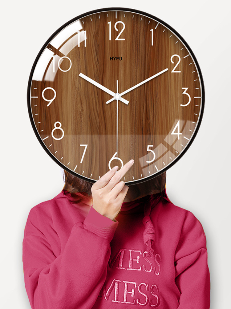 现代简约木纹钟表家用时钟挂钟客厅个性欧式创意时尚北欧静音挂表