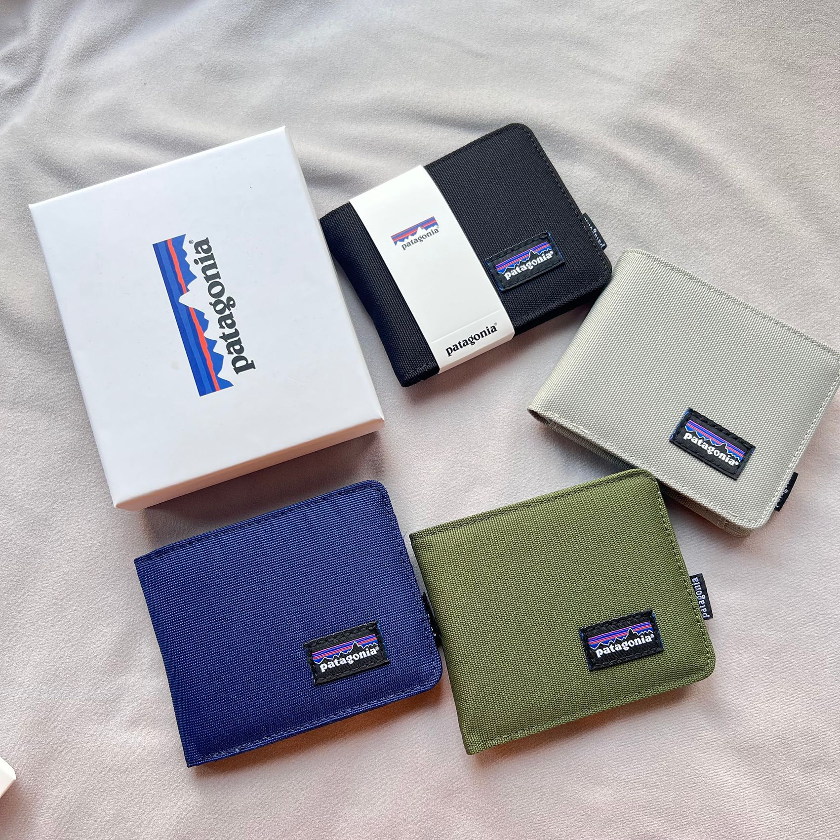 Patagonia Short Canvas Wallet Multi-color Casual Unisex Handheld Wallet Card Holder Gift Box Set