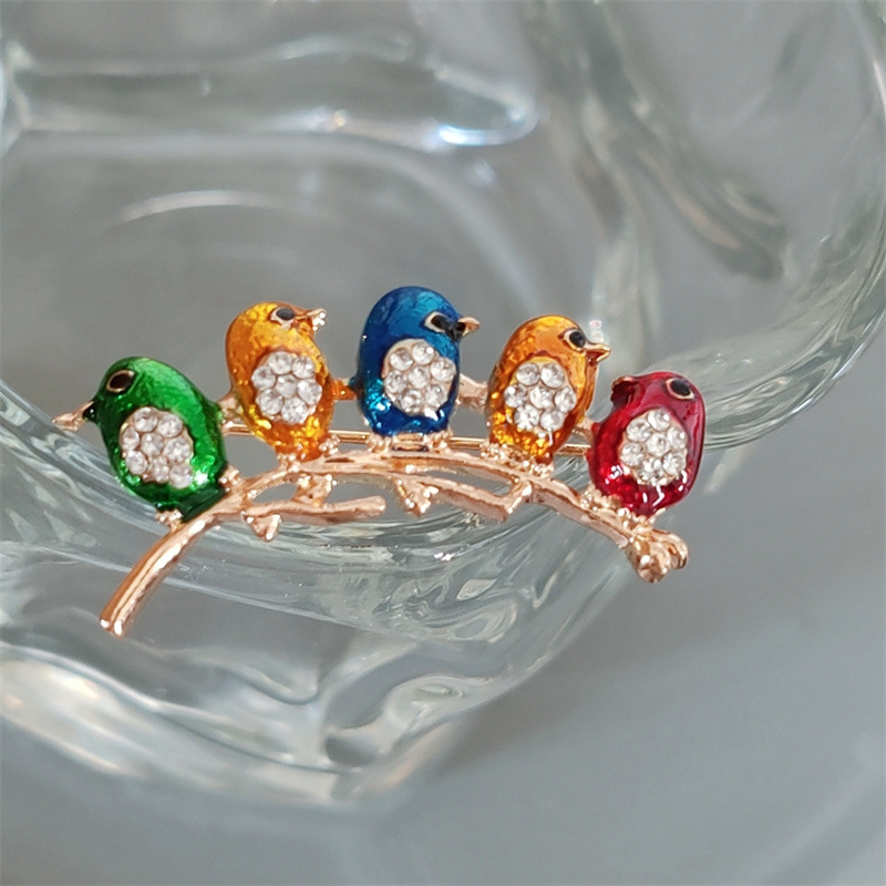 Foreign trade cartoon cute colorful 5 bird brooch high-grade enamel drop oil colored glaze Diamond animal scarf buckle